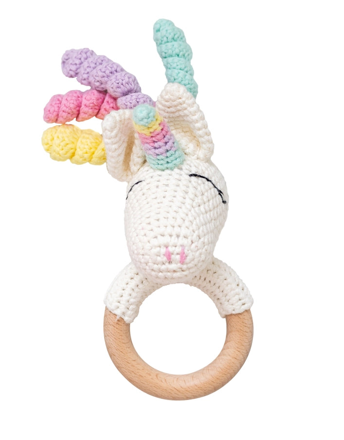 Handgehäkelte Rasseln mit Tiermotiv