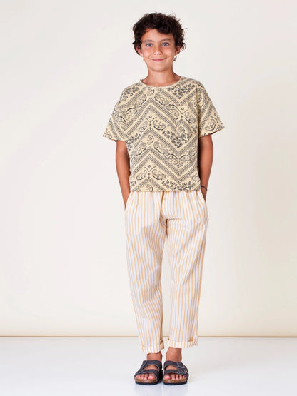 T-Shirt mit Bandana-Print
